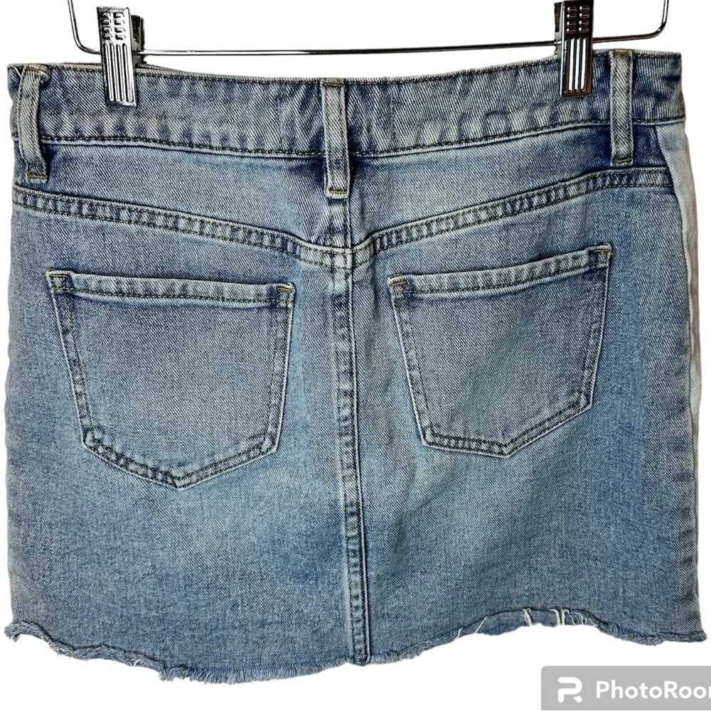 Pacsun Denim‎ MIni Skirt Two Toned Blue Button Up/Zipper Frayed Hem Size 27